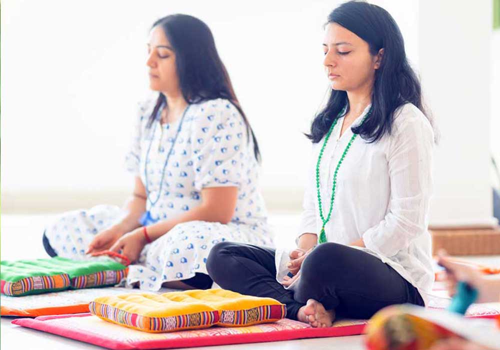 People meditating at Tanmatra Healing